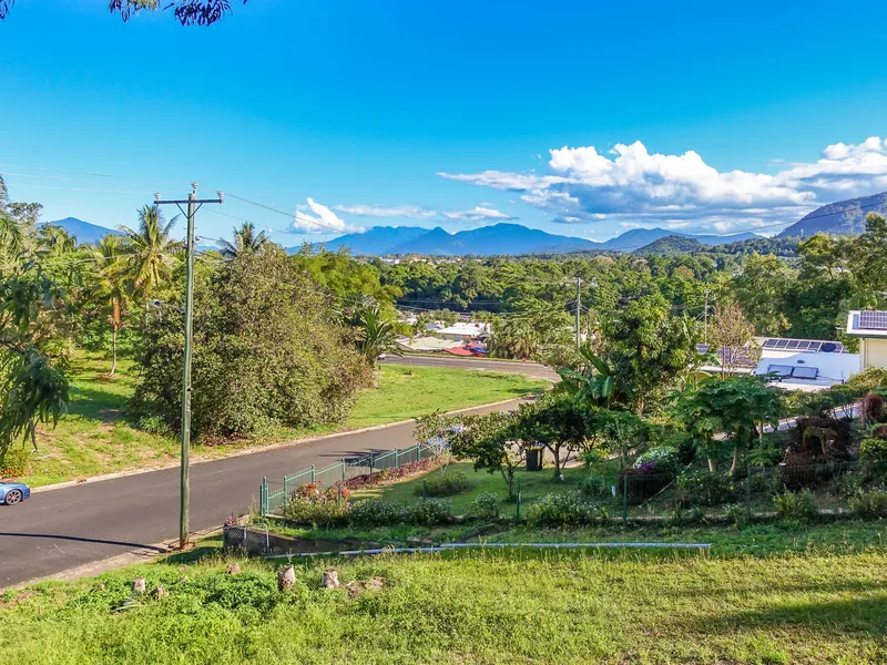 Rare Elevated Land with Views! With DA to subdivide into Duplex Block