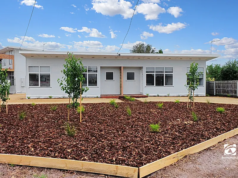 CONTEMPORARY, LOW MAINTENANCE LIVING