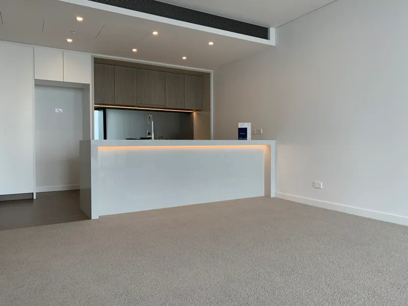 Brand New condition, Luxury and Convenient,  High Level 2 bed room North Facing apartment in the famous St Leonards Square