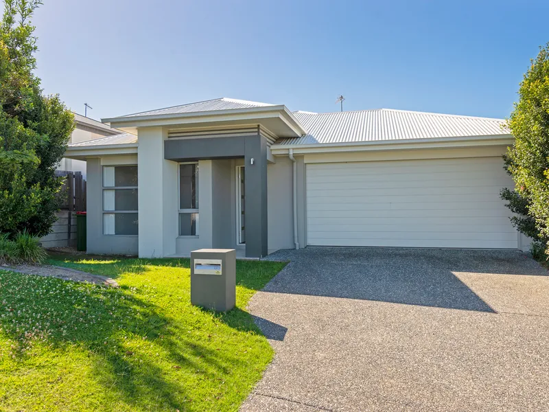 NEAR NEW HOME IN ORMEAU HILLS ROOM FOR THE WHOLE FAMILY & READY TO BE LIVED IN!