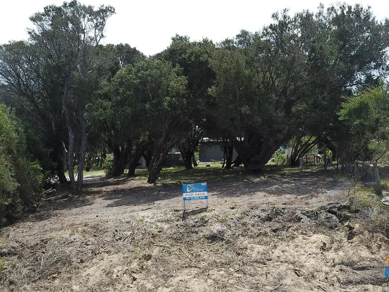 BUILD AND TAKE IN THE VIEWS OVER LAKE REEVES