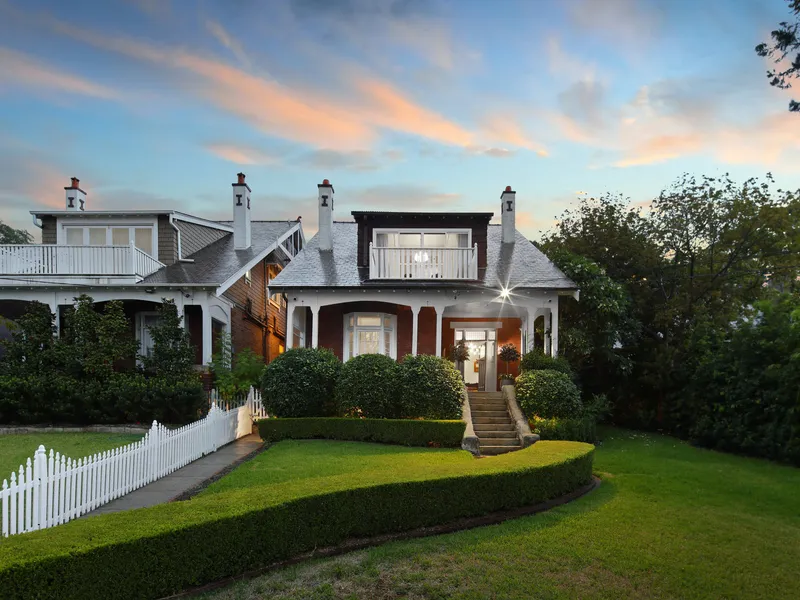 Landmark Federation Manor Overlooking the Harbour with DA approved plans