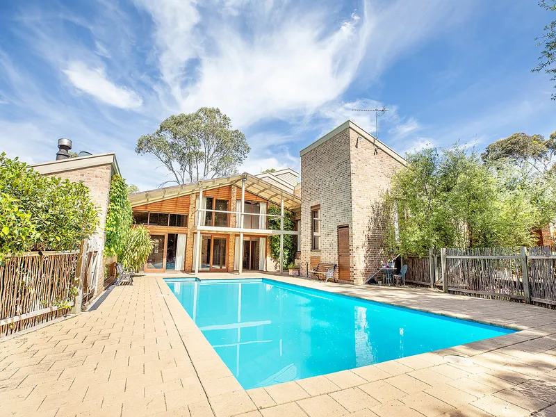 'Shepherd's Cave'  - Lifestyle residence seamlessly nestled into the hillside