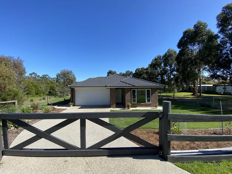 Comfortable Country Living At Its Best