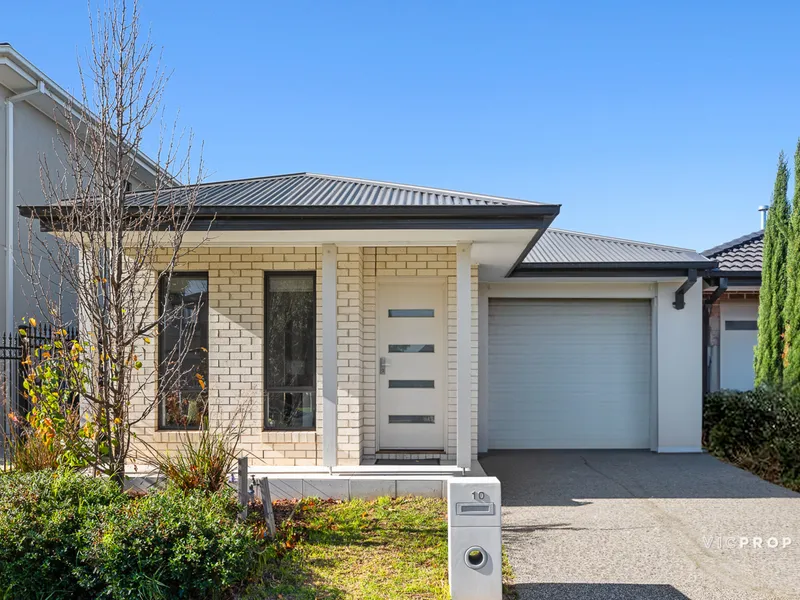 BE AT HOME IN THIS MODERN!