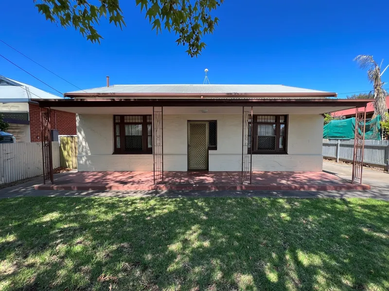 Three Bedroom Family Home With Large Yard!