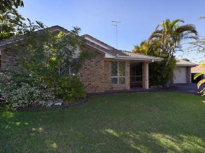 Spacious Four Bedroom Home in Carina