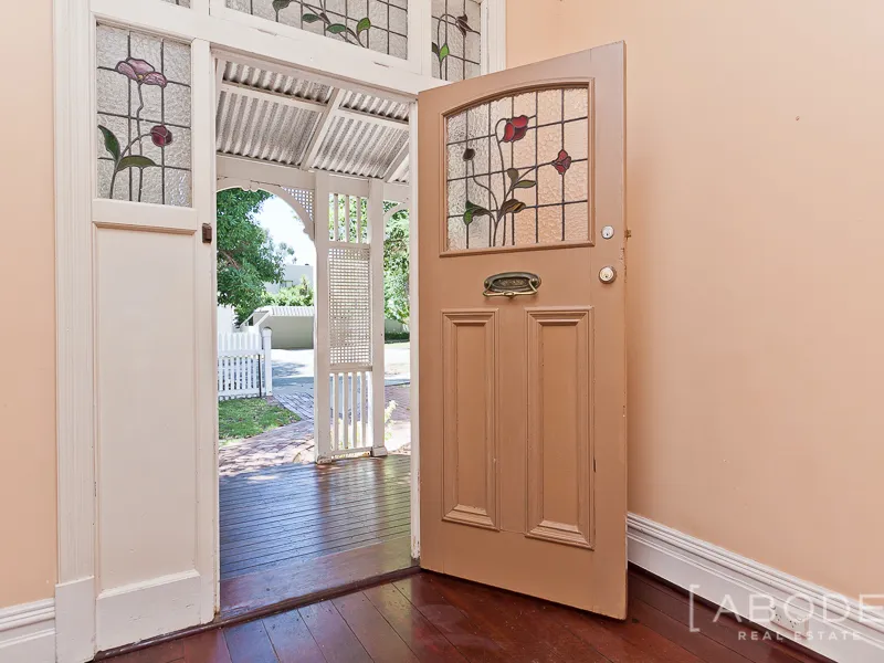CHARACTER, CHARM & CONVENIENCE