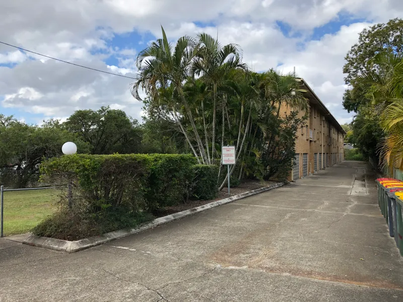 Neat and Well Presented 2 Bedroom Unit