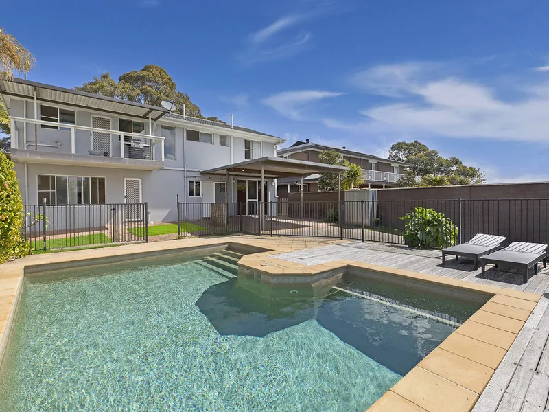 Family Home With in law accomdation and In-Ground Pool