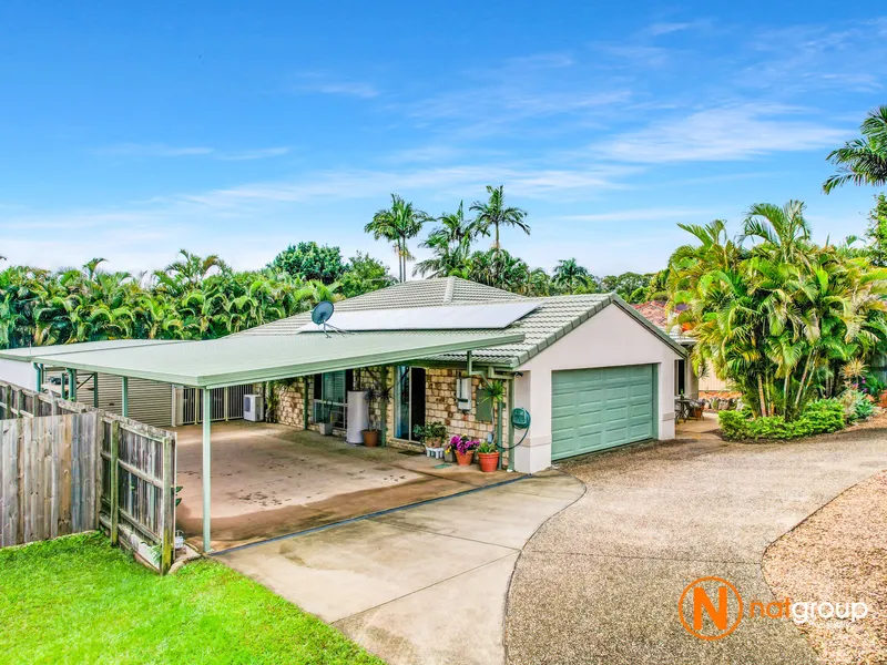 A real surprise package with 8 car accomodation including a 4.3 X 9.4 powered shed