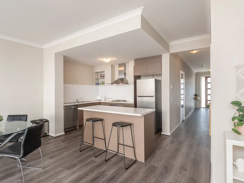 Executive Low Maintenance Living With a View