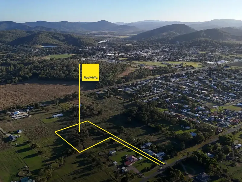 2.76 ACRE (1.118 HA) BLOCK IN TOWN!