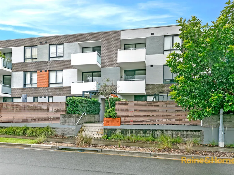 Spacious & Modern Apartment at Clemton Park Village