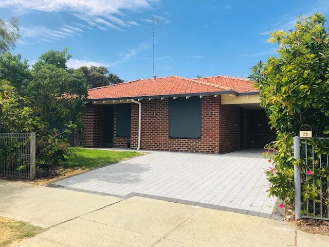 PRIVATE HOME IN TRANQUIL SETTING...