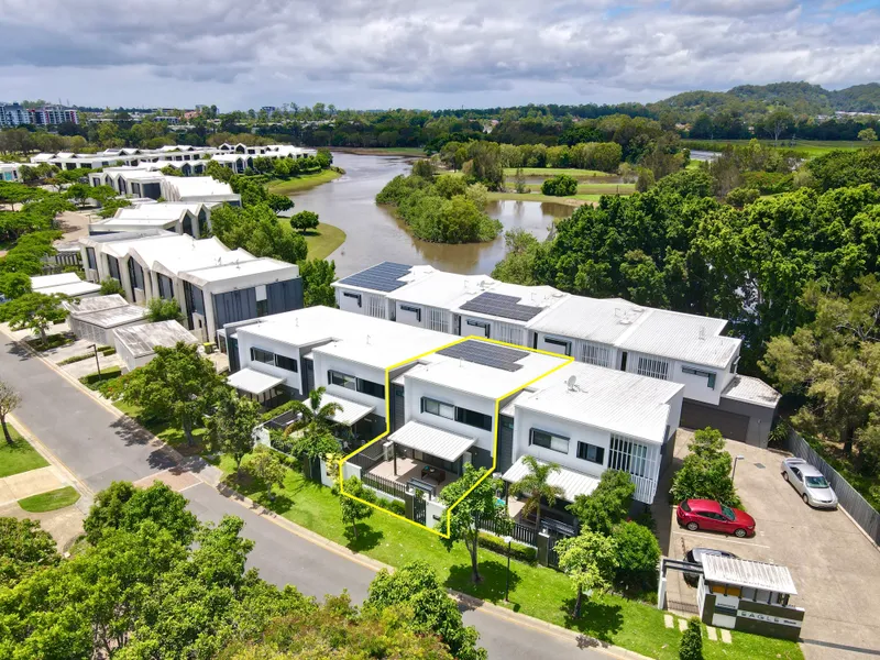 Immaculate, Near New 4 Bedroom Villa With 6.6kw Solar System - Absolutely Going To Be Sold!