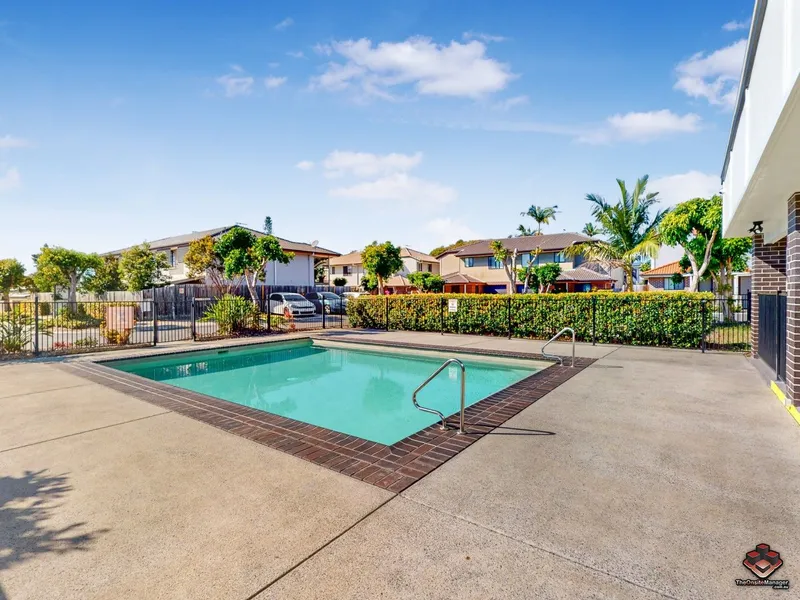3-BEDROOM TOWNHOUSE AVAILABLE