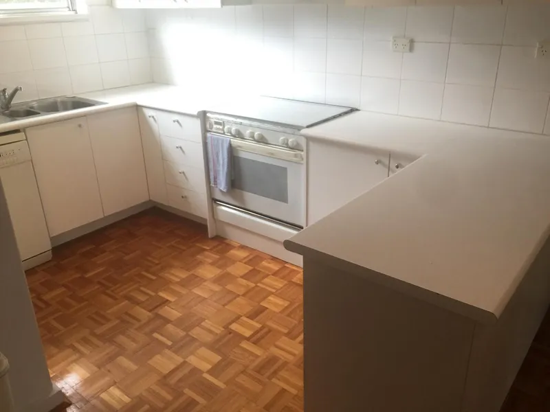 WELL POSITIONED SPACIOUS 2 BEDROOM APARTMENT