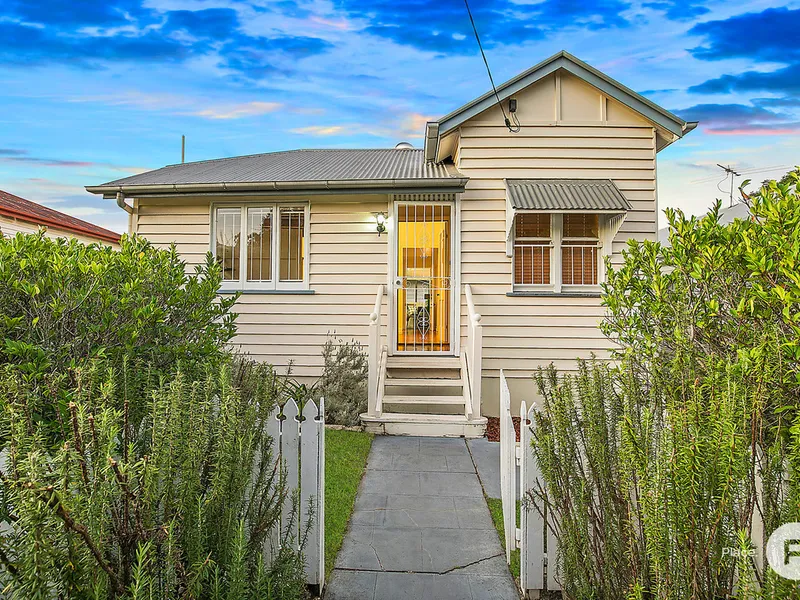 Tastefully renovated Queenslander with large rear yard