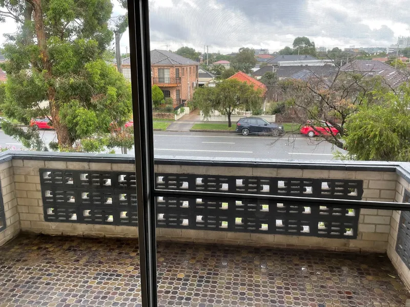 Stroll to the beach!