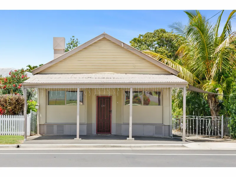 Wow 4 Bedrooms under $300k Southside!!