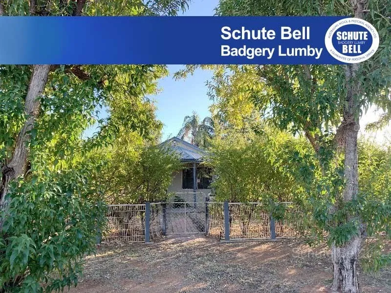 Exquisite 3 bedroom home with a pool