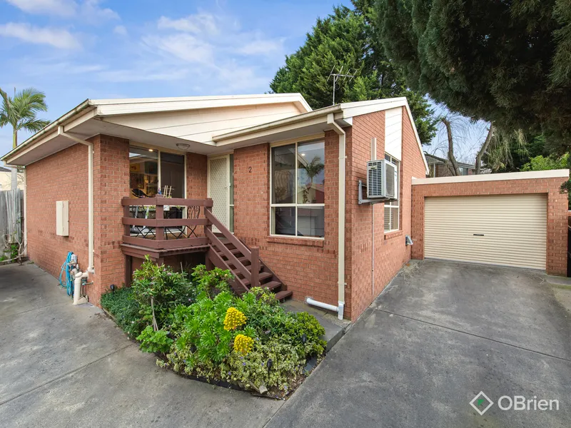 Discover Your Dream Unit at 2/48 Preston Avenue, Endeavour Hills!