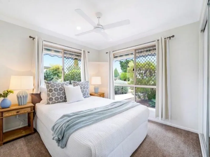 Beautiful South facing unit – fully refurbished