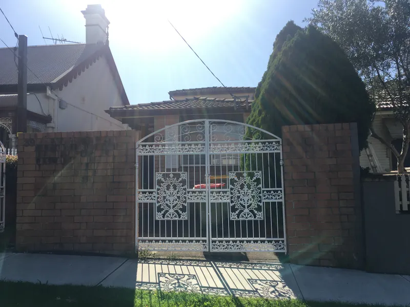 IDEAL INVESTMENT OR FIRST HOME