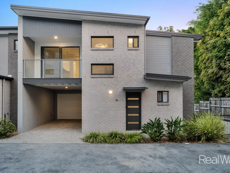 Secure, Modern Lifestyle in Everton Hills!