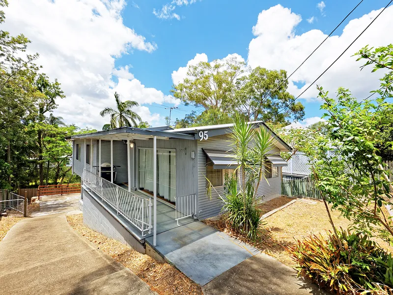 Super-Tidy Home, Super-Handy Location, Heaps of Off-street parking