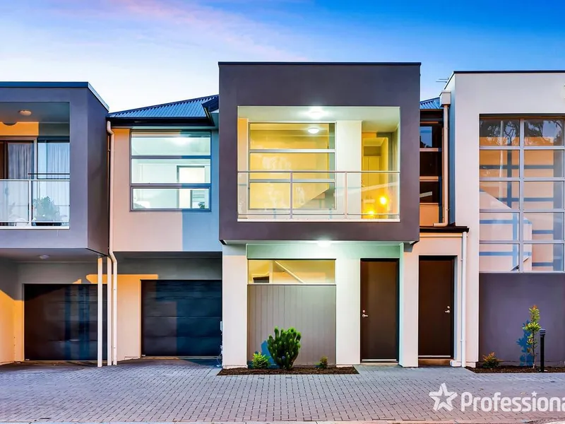 SPACIOUS TOWNHOUSE WITH ALL THE FEATURES YOU COULD ASK FOR!