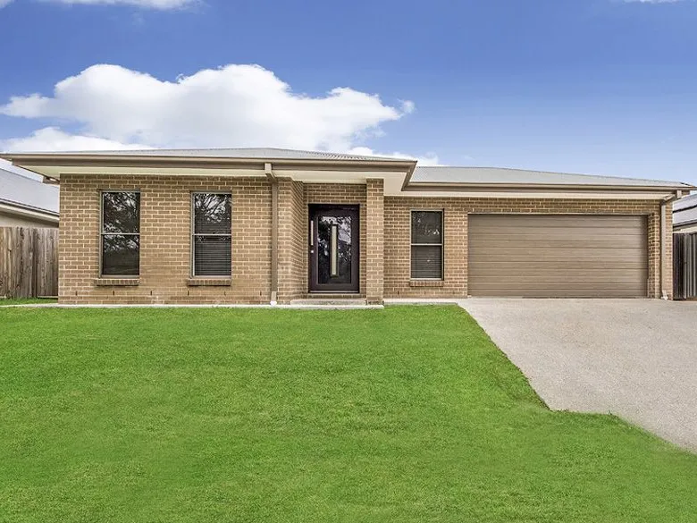 Feature Packed Spacious Metricon Home