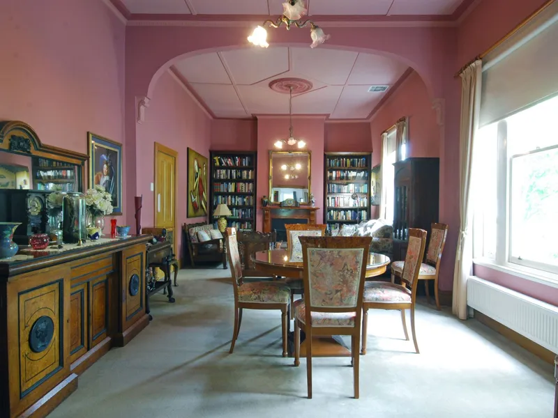 Victorian garden villa on 1016sqm block in prime Ballarat location close to Lake Wendouree