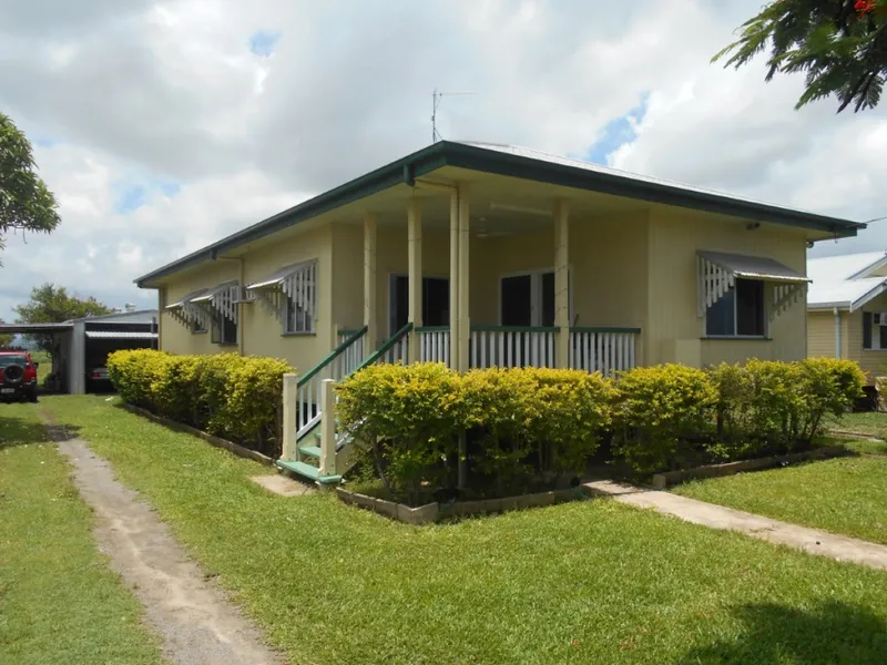 LOWSET HOME ON OUTSKIRTS OF TOWN - OUT OF KNOWN FLOOD !
