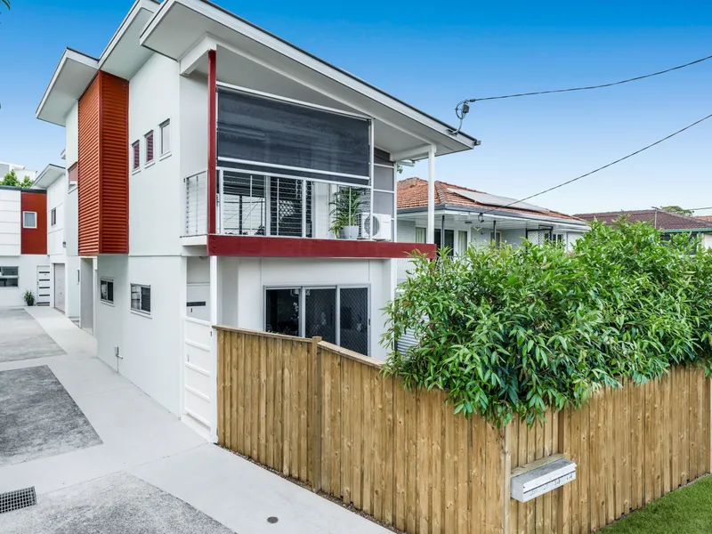 Executive Townhouse With NO Body Corporate Fees!