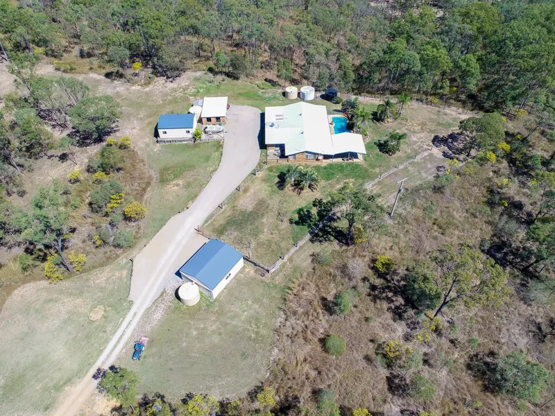 Homestead on 60 Acres, Outstanding Location, No Neighbours!