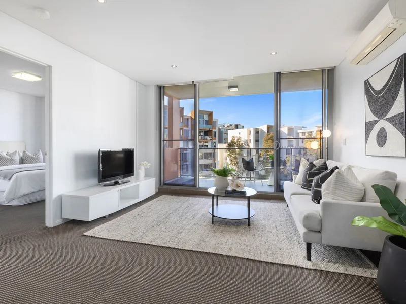 Luxurious modern living in a convenient address