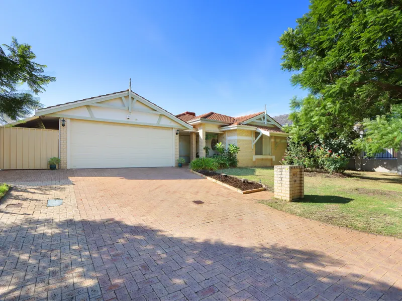 Wonderfully Waratah!!