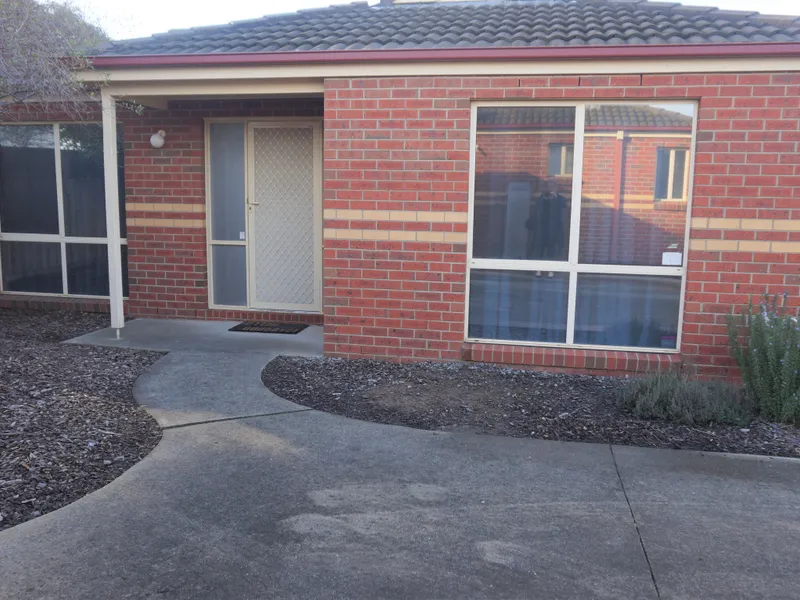 Quiet 2 Bedroom Unit