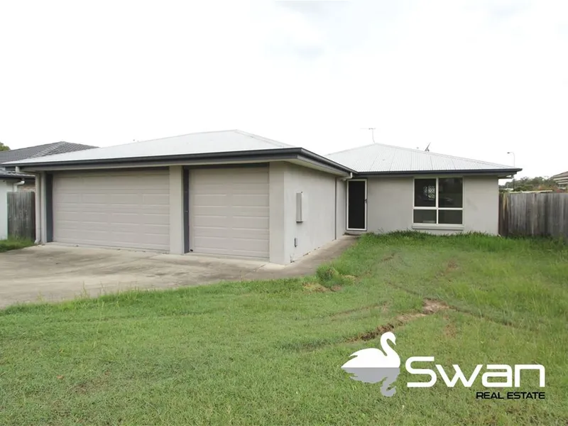 Triple lock-up garage !!!