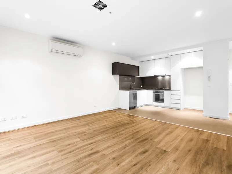 Luxurious Ground Floor Apartment! (Garden maintenance included)