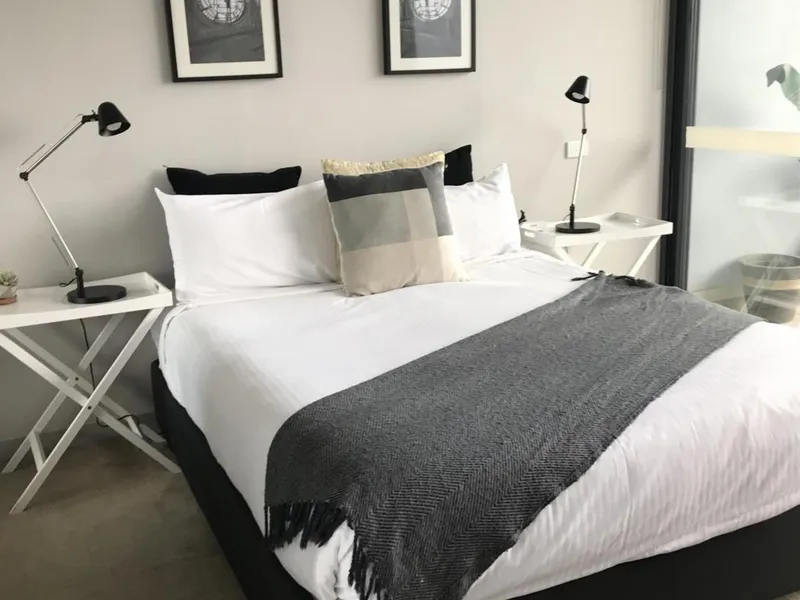 FULLY FURNISHED 2 BR 2 BTH + Car Park