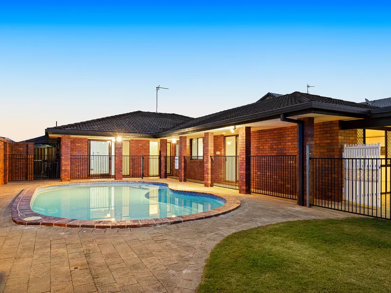 Potential-packed Property Fronting Lake Wonderland