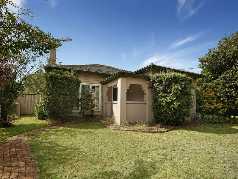 Art Deco family home! *Open Wednesday 15 March 5:15 - 5:30pm*