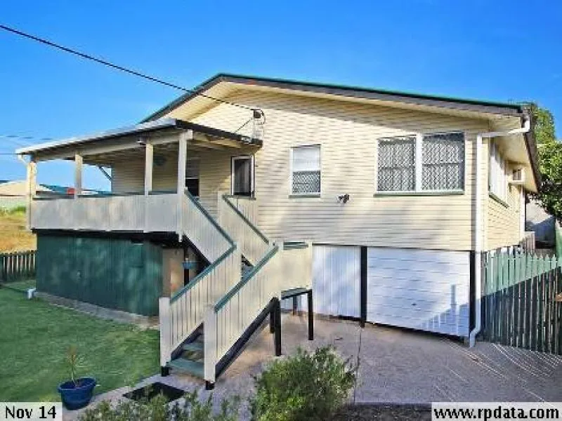 Beautiful Family Home with Extra Large Shed - NO Pets