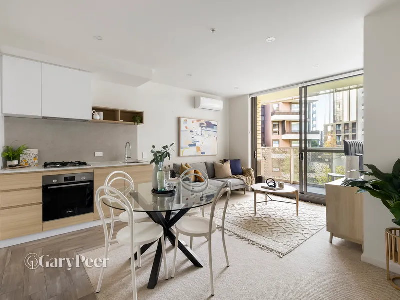 Stylish living in an ultra-convenient location