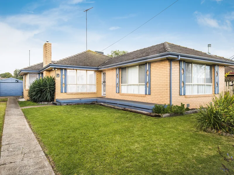 3 Bedroom 2 Living Space Home