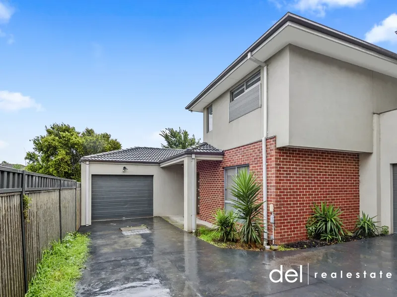 Super-Spacious Townhouse in Great Location