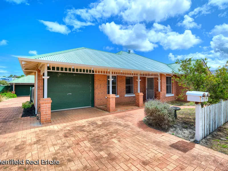 SPACIOUS VILLA IN THE CENTRE OF TOWN